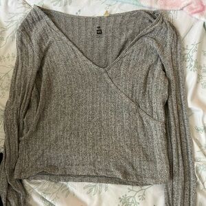 GREY KNIT CROP TOP